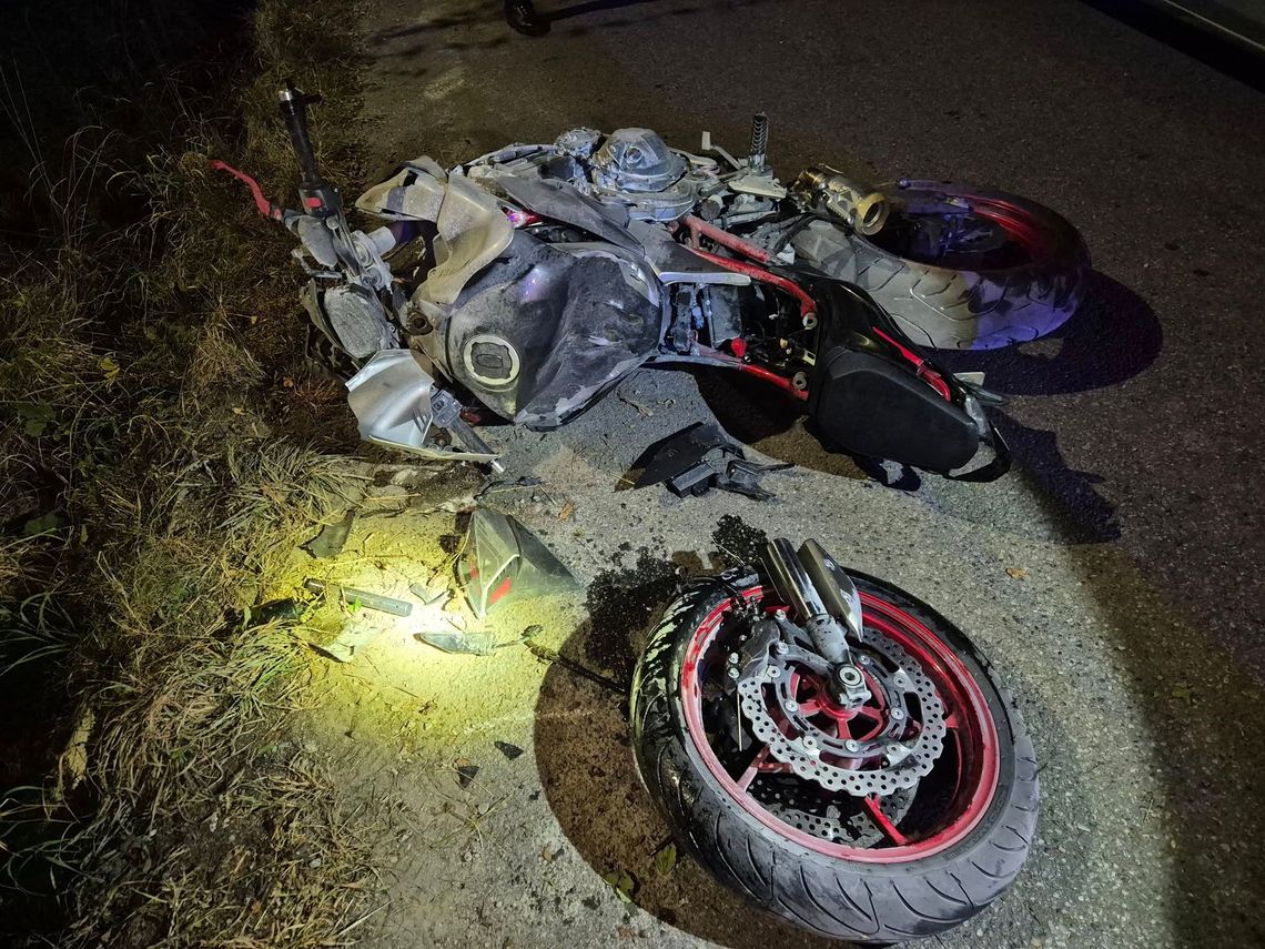 Motocykl uderzył w przepust, pasażerkę wyrzuciło 30 metrów dalej