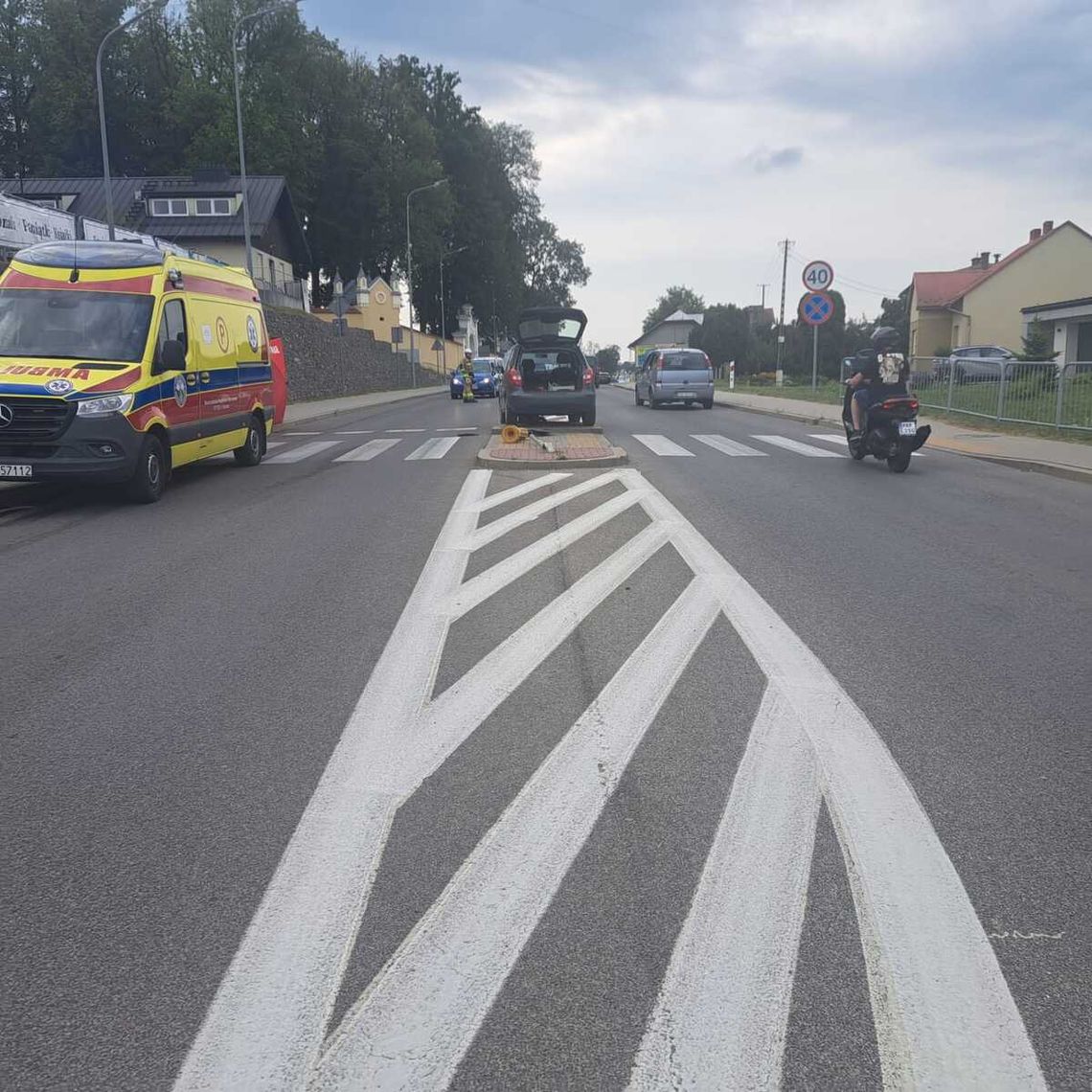 Nagle stracił panowanie nad pojazdem! Policjanci ruszyli kierowcy na pomoc Nagle stracił panowanie nad pojazdem! Policjanci ruszyli kierowcy na pomoc