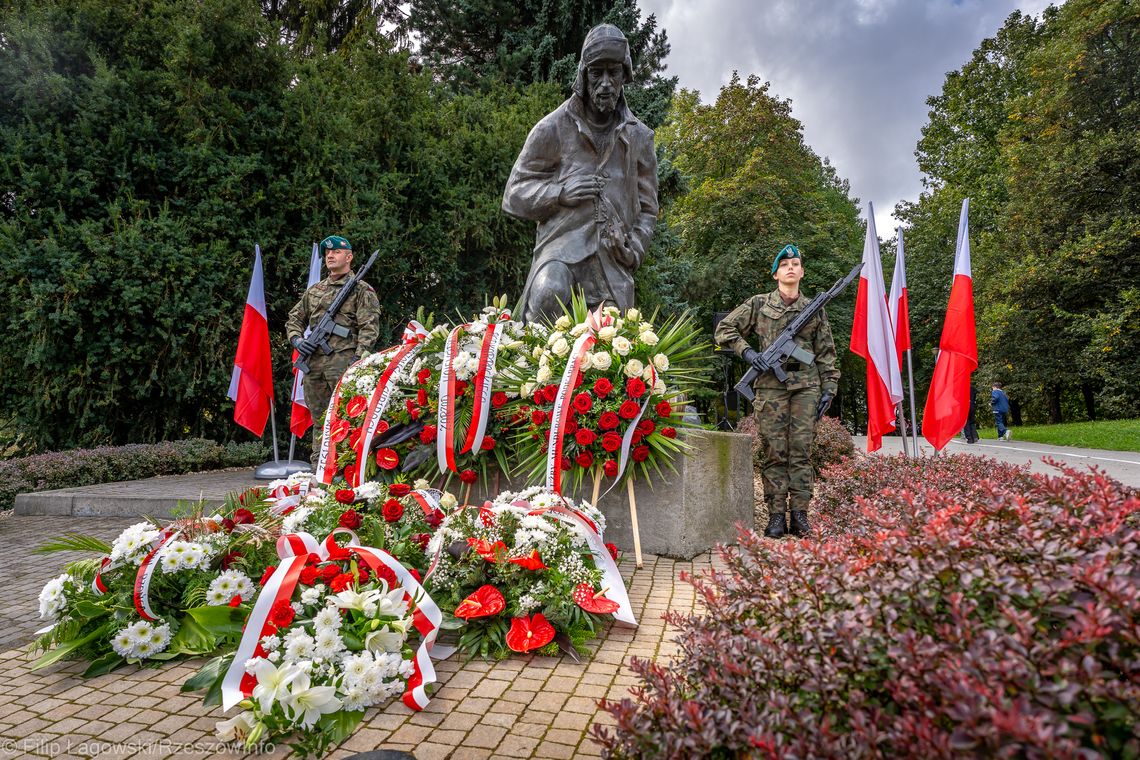 Napaść Sowietów na Polskę – Rzeszów upamiętnił wydarzenia sprzed 86 laty [ZDJĘCIA]