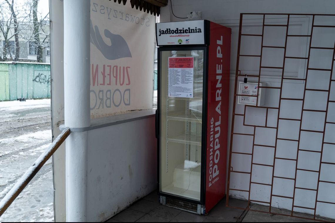 Nie marnuj żywności – przynieś jedzenie do lodówki na Sondeja 8 Nie marnuj żywności – przynieś jedzenie do lodówki na Sondeja 8