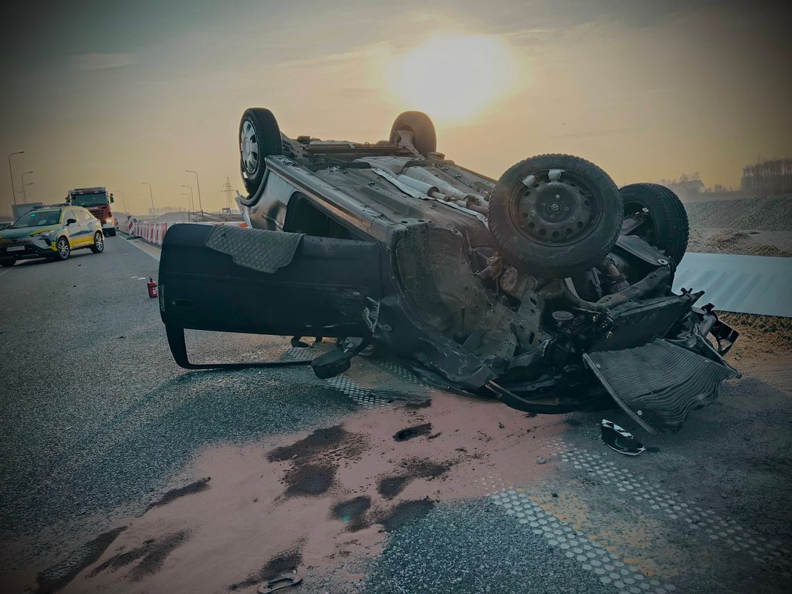 Niebezpieczne poniedziałkowe popołudnie na rzeszowskich drogach. Trzy osoby ranne