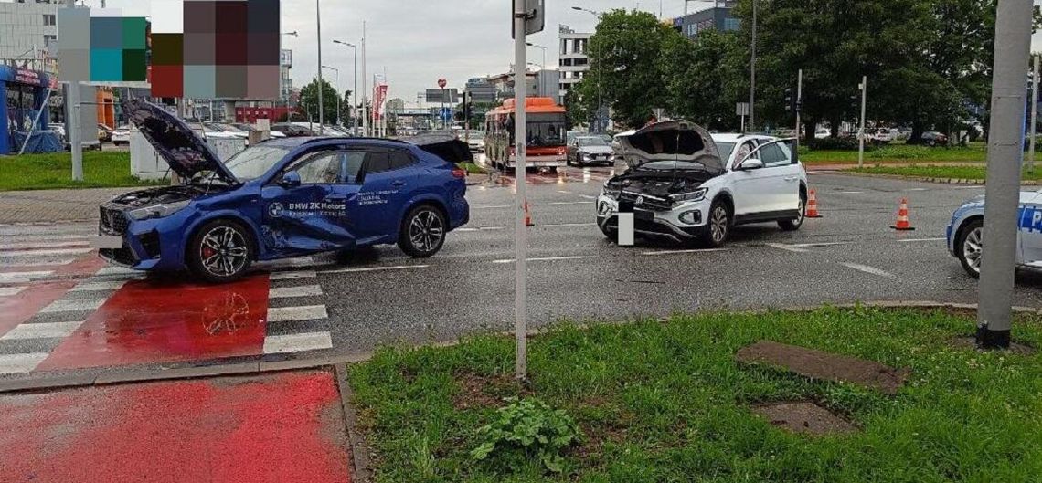 Niebezpieczny czwartek na drogach Rzeszowa. 24 kolizje i 3 wypadki w deszczu