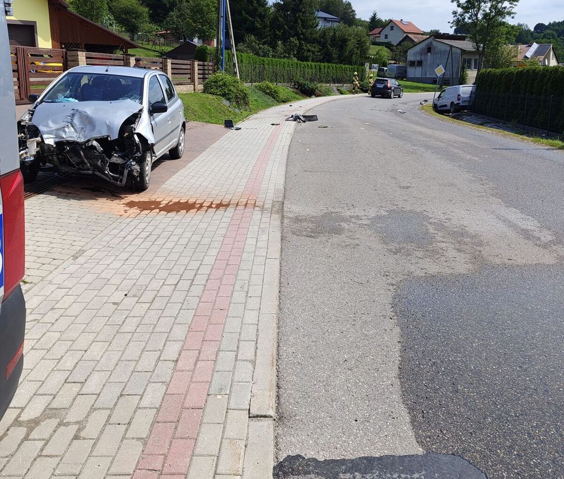 Niebezpieczny manewr w Lecce. Wypadek dwóch samochodów i jedna osoba w szpitalu