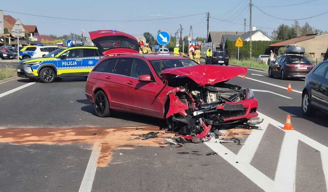 Niebezpieczny weekend na drogach Rzeszowa i powiatu. Osiem osób w szpitalach, w tym pijany kierowca hulajnogi Niebezpieczny weekend na drogach Rzeszowa i powiatu. Osiem osób w szpitalach, w tym pijany kierowca hulajnogi