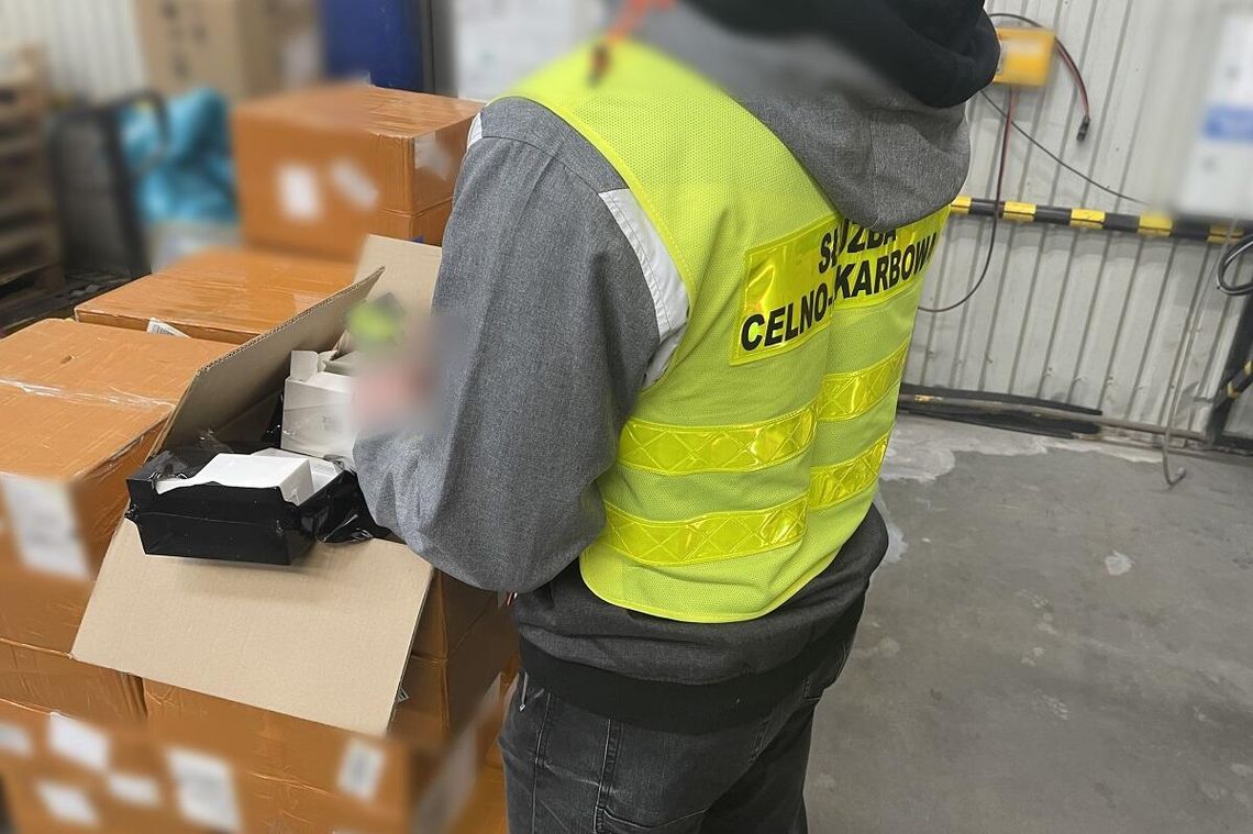 Nielegalne e-papierosy przechwycone przez podkarpacką KAS. Blisko 170 tys. zł strat dla budżetu!