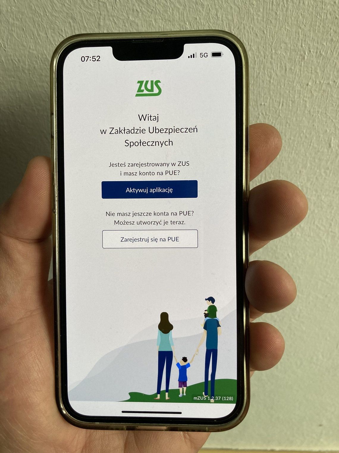 Nowa aplikacja mobilna w ZUS do składania wniosków o 500 plus