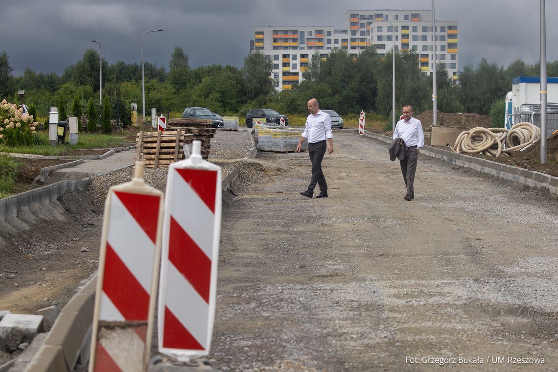 Nowa droga na rzeszowskim osiedlu Miłocin będzie gotowa już w październiku