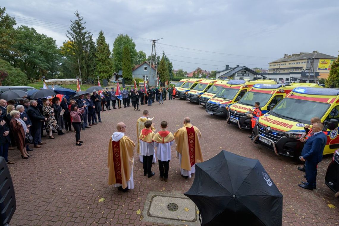 Nowe karetki dla podkarpackiego Ratownictwa Medycznego [FOTO]