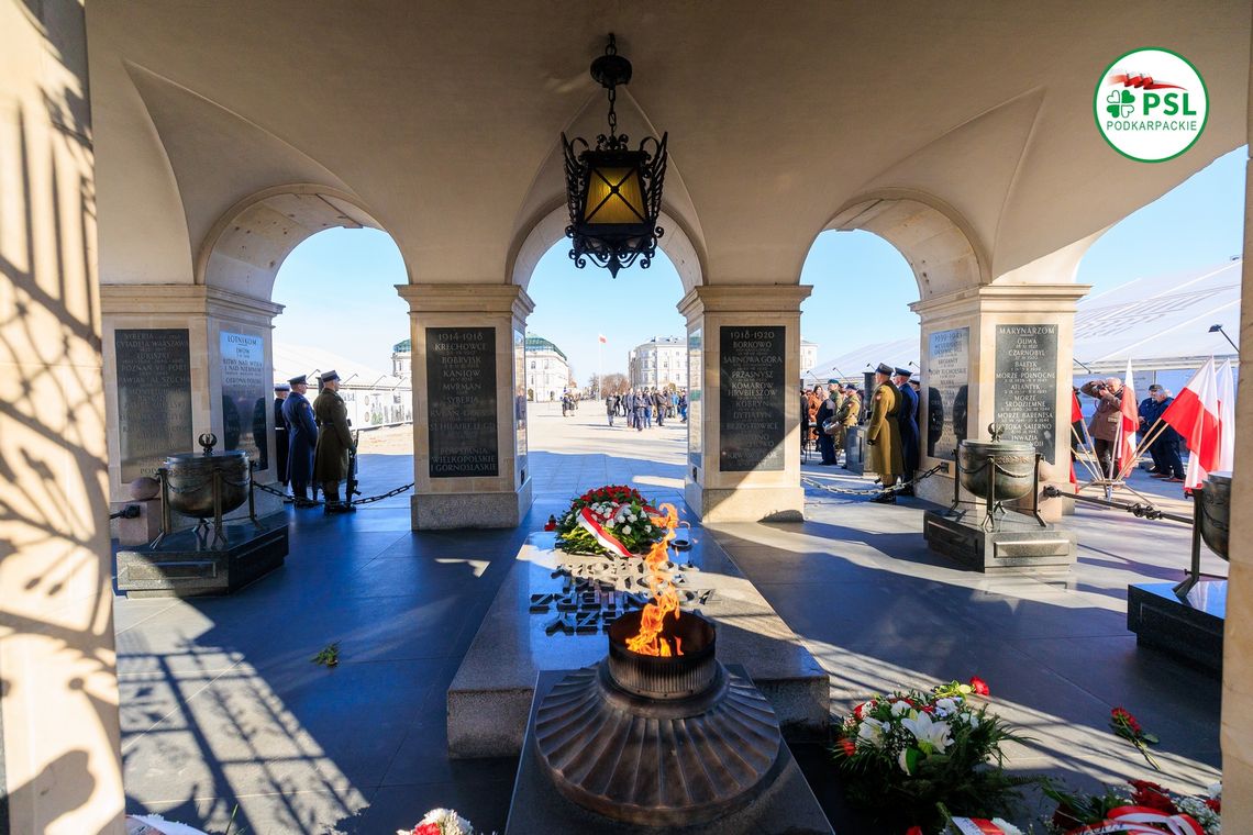 Nowe tablice upamiętniające bohaterów walk o Birczę przy Grobie Nieznanego Żołnierza w Warszawie [ZDJĘCIA]