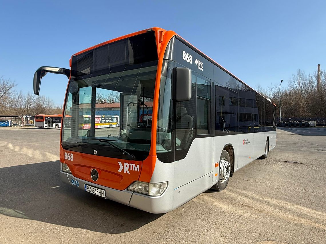 Nowoczesne autobusy i nadzór ruchu z "kogutem" w MPK