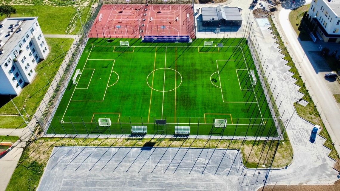 Nowy kompleks sportowy Politechniki Rzeszowskiej. Powstały boiska i zaplecze dla sportowców Nowy kompleks sportowy Politechniki Rzeszowskiej. Powstały boiska i zaplecze dla sportowców