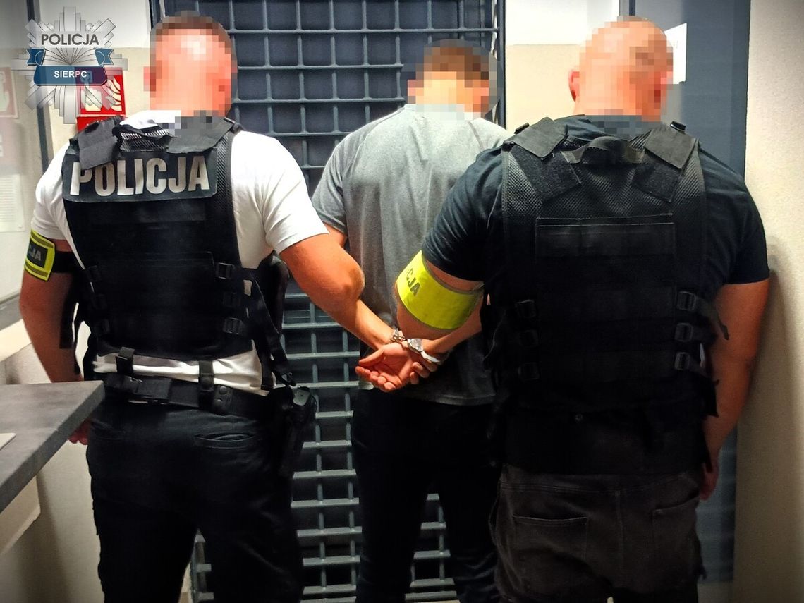 Noże w polskich szkołach. W ciągu kilkudziesięciu godzin doszło do serii groźnych zdarzeń Noże w polskich szkołach. W ciągu kilkudziesięciu godzin doszło do serii groźnych zdarzeń