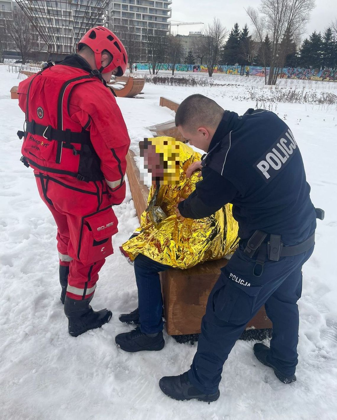 O krok od tragedii na Wisłoku. Pijany 43-latek spacerował po kruchym lodzie