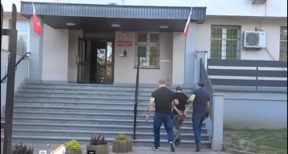 "Odbierak" oszustwa "na policjanta" zatrzymany w Zabrzu. Przemyski senior stracił ponad 200 tys. zł [WIDEO]