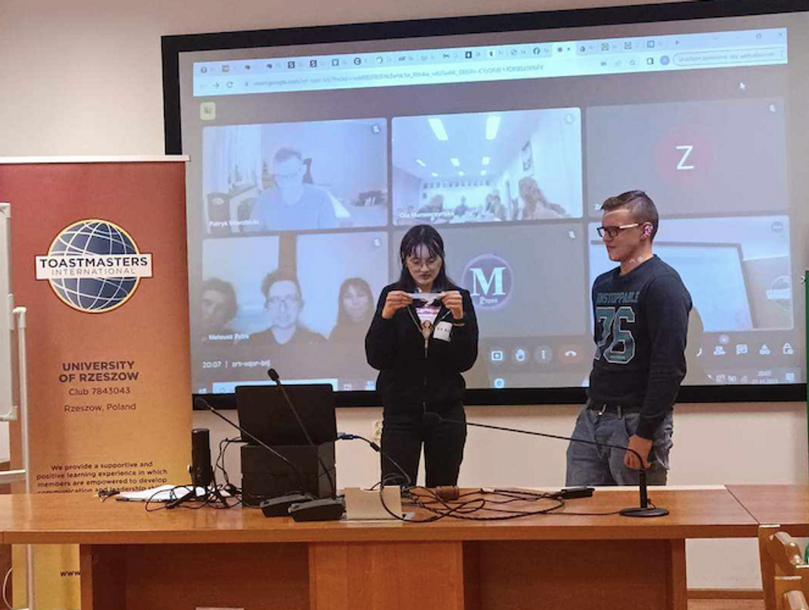 Odkrywając sztukę mówienia publicznego: Toastmasters w Rzeszowie