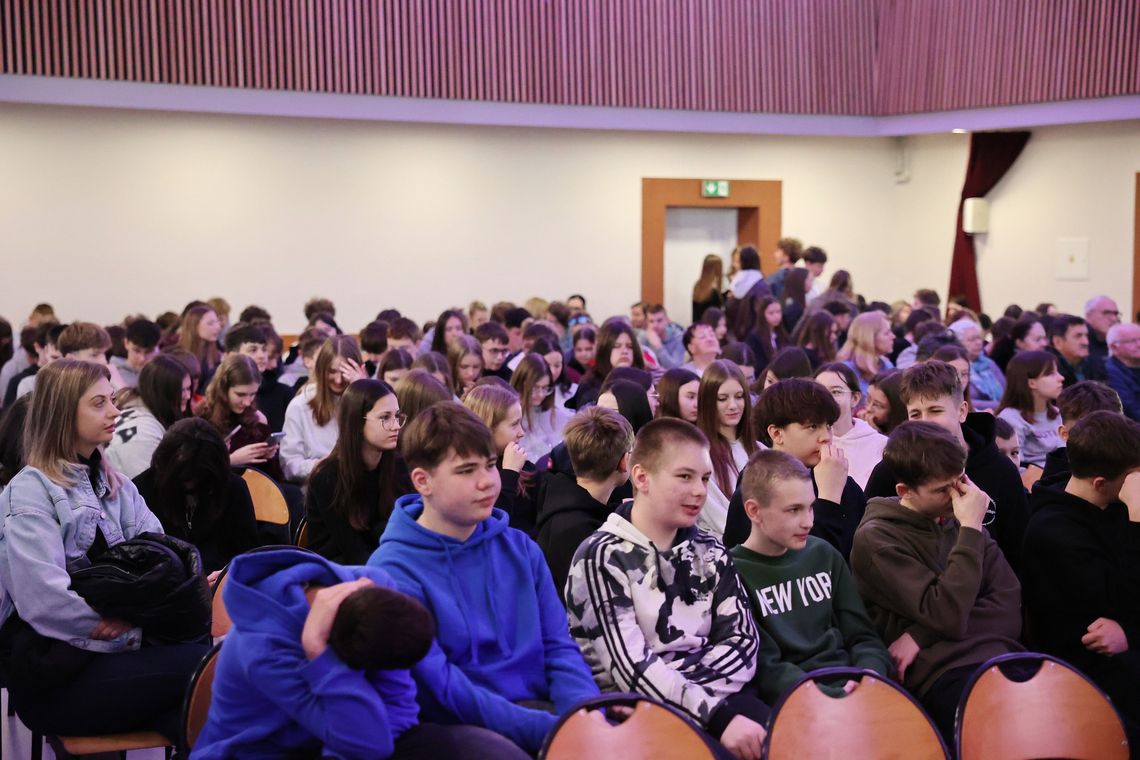 „Opowiem Ci o Sprawiedliwych” – niezwykła lekcja historii i wartości w Trzcianie [ZDJĘCIA]