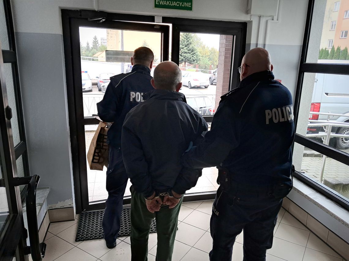 Oszustwo „na policjanta” udaremnione – ropczyccy policjanci zatrzymali podejrzanych