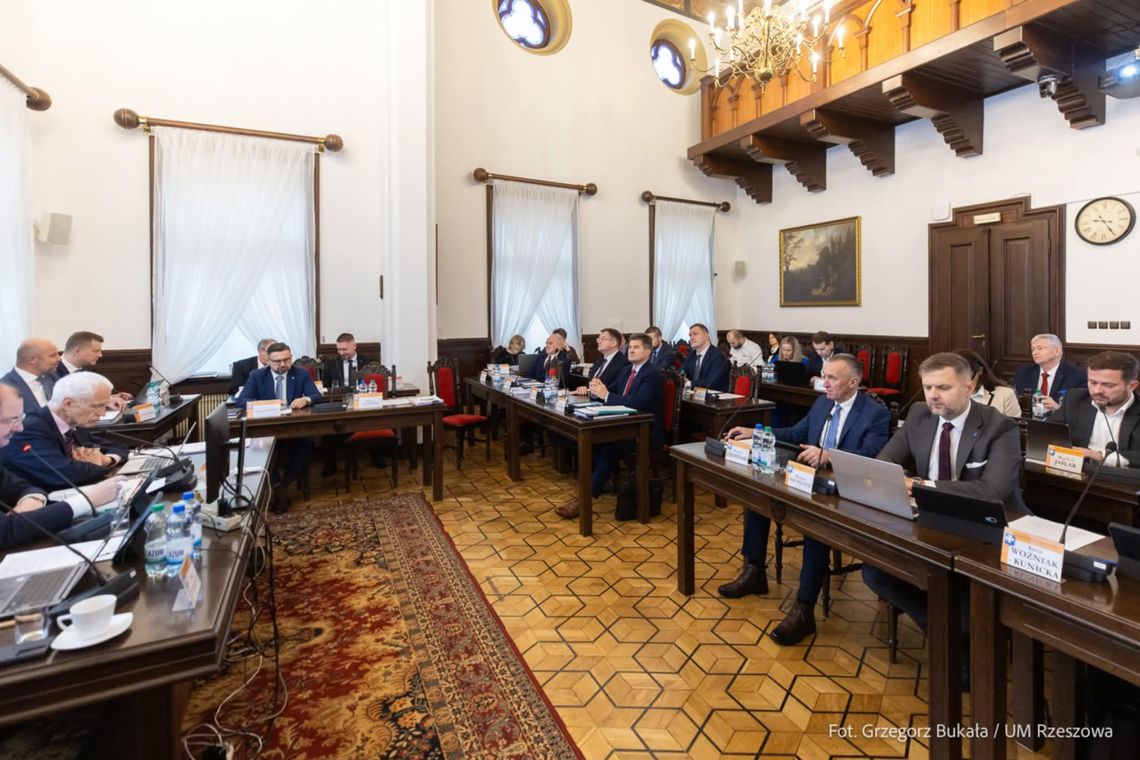 Pat budżetowy w Rzeszowie - plan finansowy na 2026 rok wstrzymany Pat budżetowy w Rzeszowie - plan finansowy na 2026 rok wstrzymany