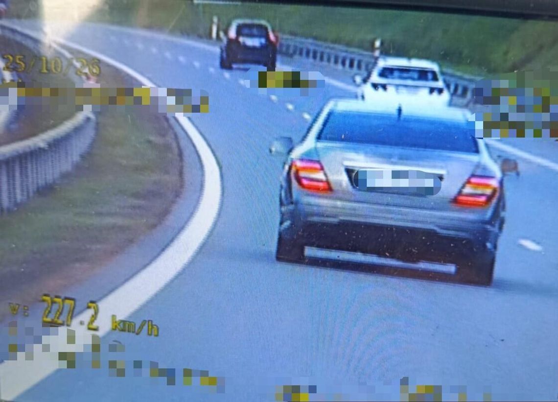 Pędził 227 km/h na S19. 19-latek dostał 2500 zł mandatu Pędził 227 km/h na S19. 19-latek dostał 2500 zł mandatu