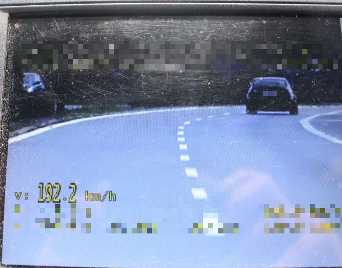 Pędził z prędkością blisko 200 km/h, bo spieszył się na sprawdzian z matematyki