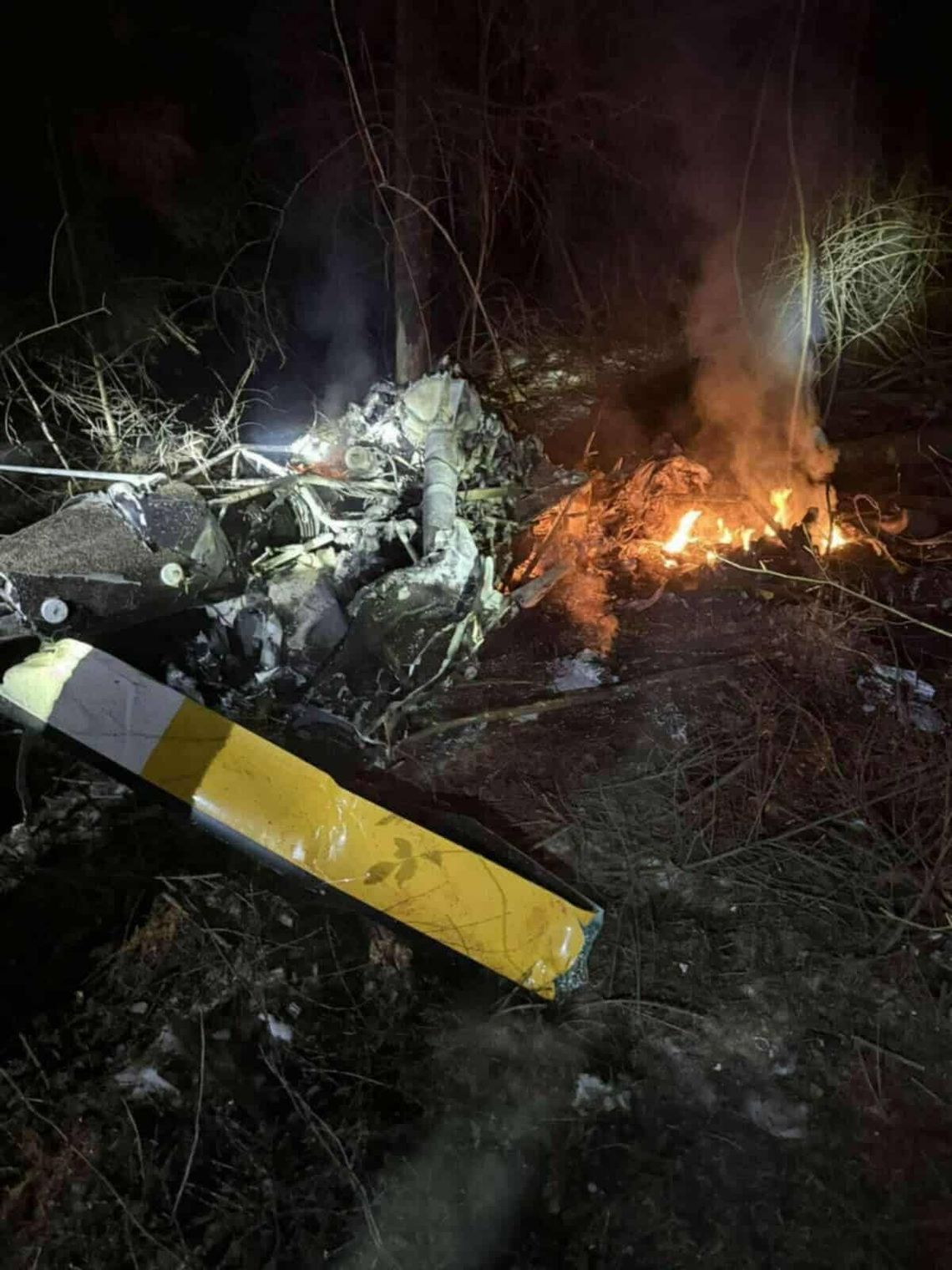 PILNE! Helikopter rozbił się w lesie w okolicy Malawy. Dwie osoby nie żyją! [WIDEO]