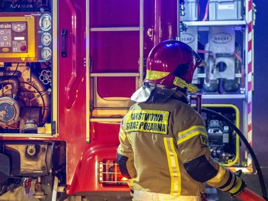Płonie basen w Krośnie! Na miejscu osiem zastępów straży, trwa akcja gaśnicza