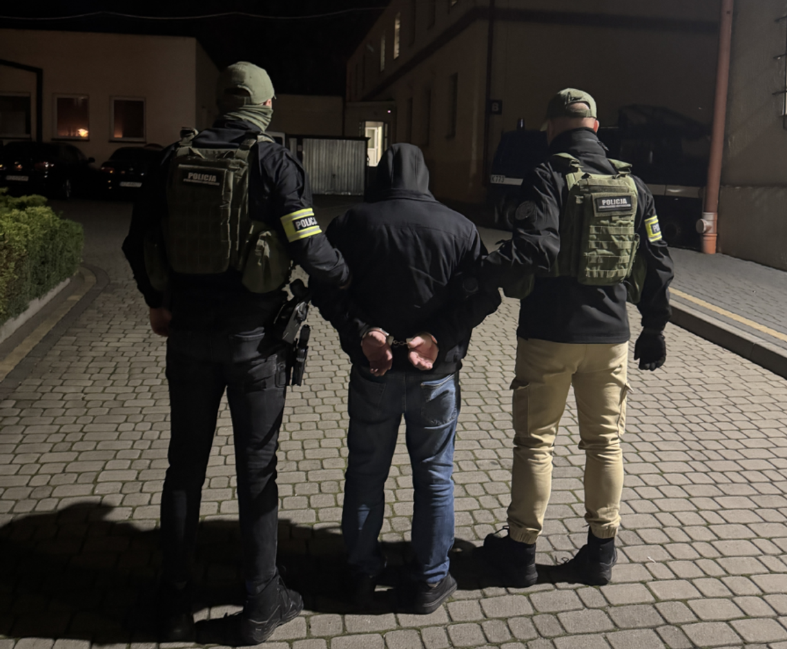 Po 16 latach w rękach policji – poszukiwany 40-latek zatrzymany na Podkarpaciu Po 16 latach w rękach policji – poszukiwany 40-latek zatrzymany na Podkarpaciu