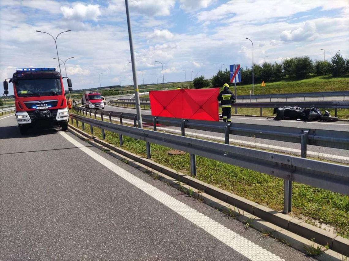 Podkarpacie. Śmiertelny wypadek motocyklisty na zjeździe z A4 w Mirocinie