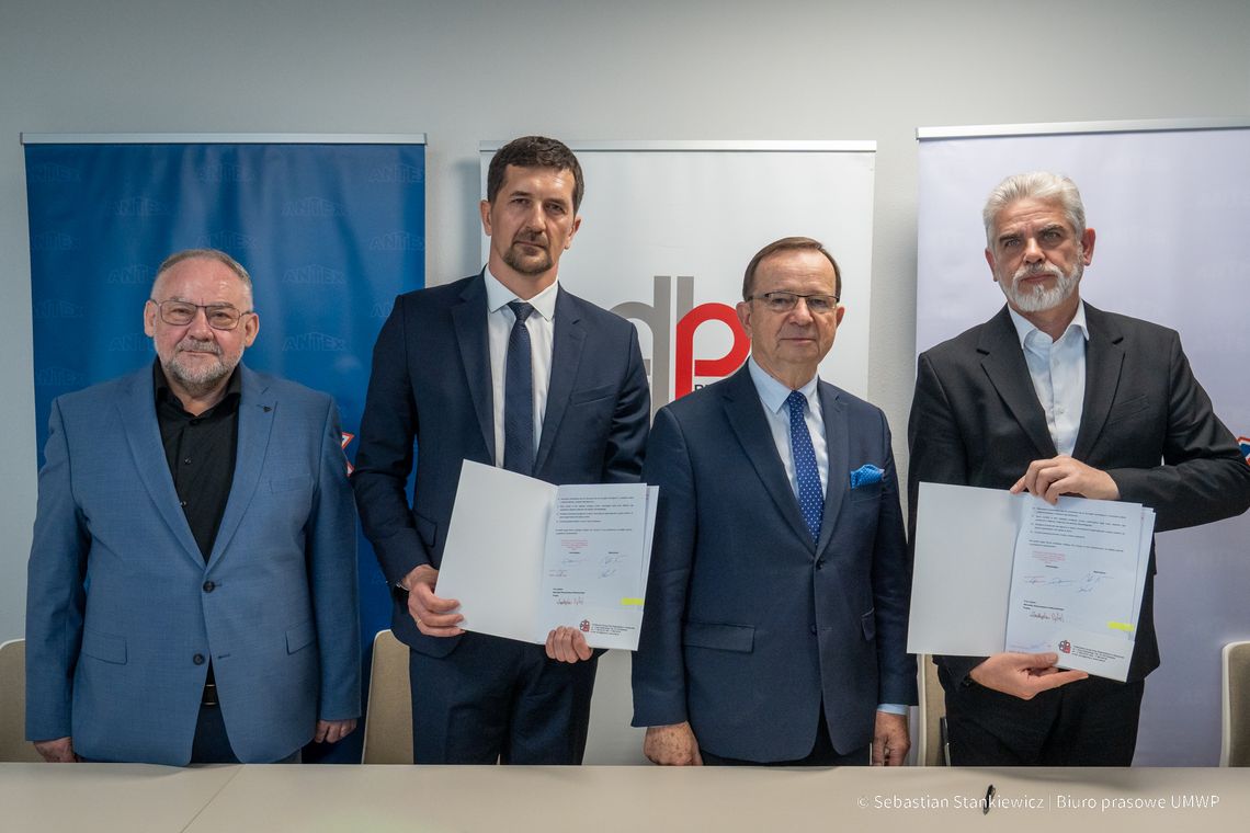 Podpisano umowę na budowę obwodnicy Tyczyna. Inwestycja za ponad 56 mln zł