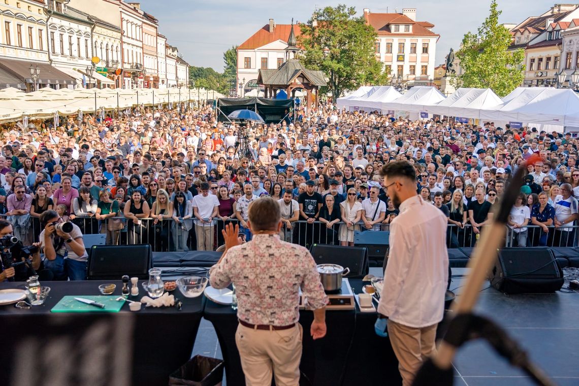 Pokaz kulinarny z Robertem Makłowiczem za nami. Najsmaczniejszy festiwal w Rzeszowie dobiegł końca [FOTO]