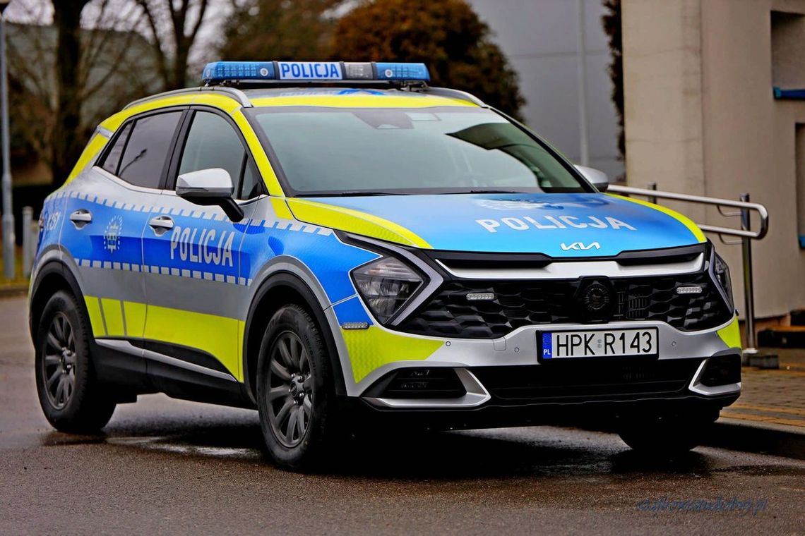 Policja w Rzeszowie szuka świadków uszkodzenia radiowozu – pomóż złapać sprawcę!