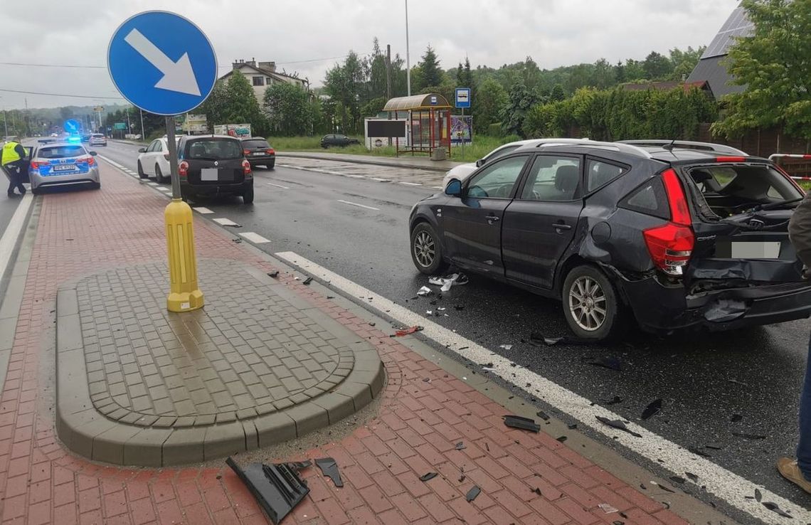 Policjant z Tyczyna, po zakończonej służbie, zatrzymał nietrzeźwego sprawcę kolizji drogowej
