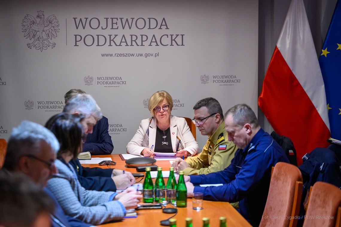 Polityczna burza po śnieżnej zawierusze. Wojewoda odpowiada politykom PiS: „Pracowaliśmy całą dobę”