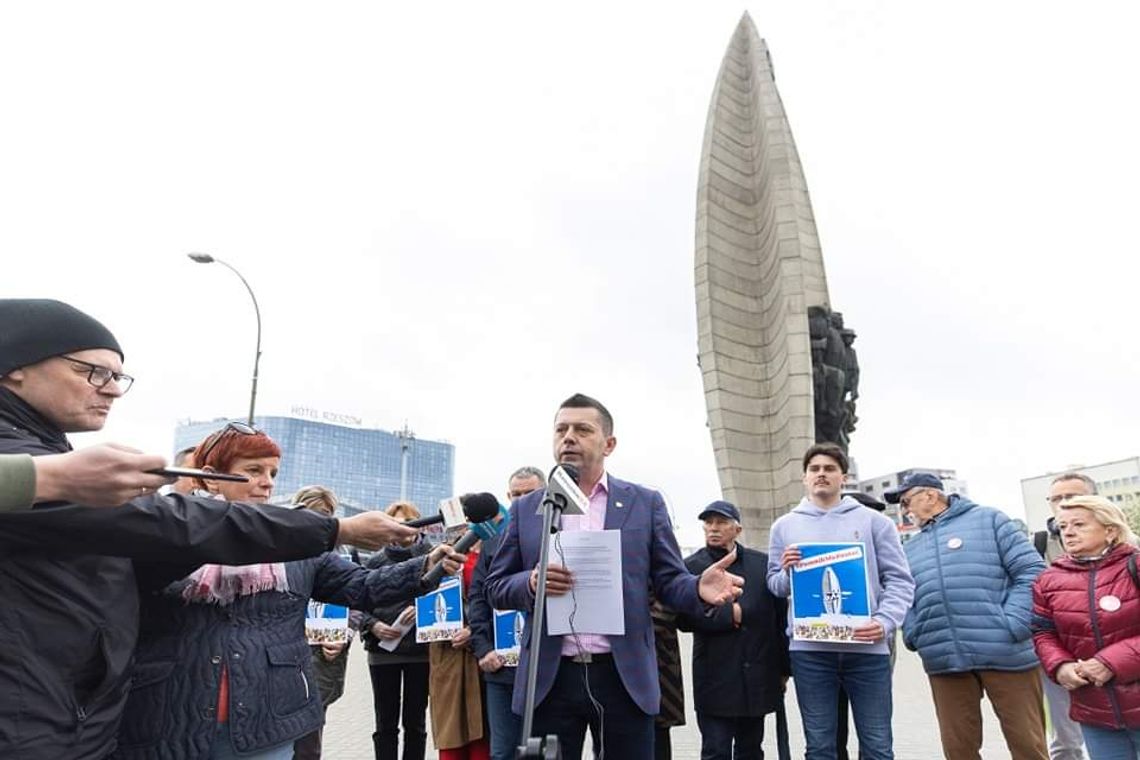 "Pomnik ma zostać"- prosty przekaz po dzisiejszej konferencji klubu Rozwój Rzeszowa i miejskich aktywistów