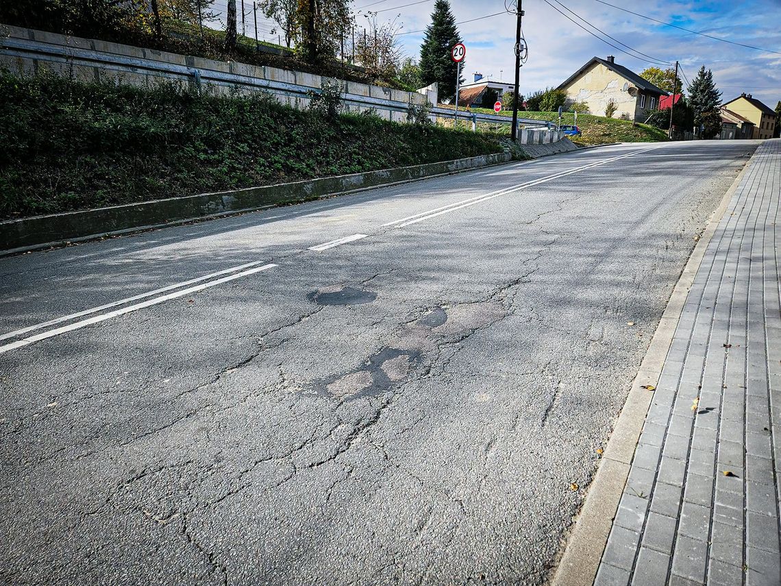 Ponad 13 mln zł na drogi w powiecie rzeszowskim. Inwestycje w 18 lokalizacjach Ponad 13 mln zł na drogi w powiecie rzeszowskim. Inwestycje w 18 lokalizacjach