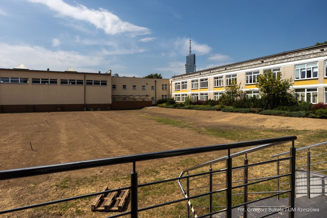Powstają nowe boiska w rzeszowskich szkołach