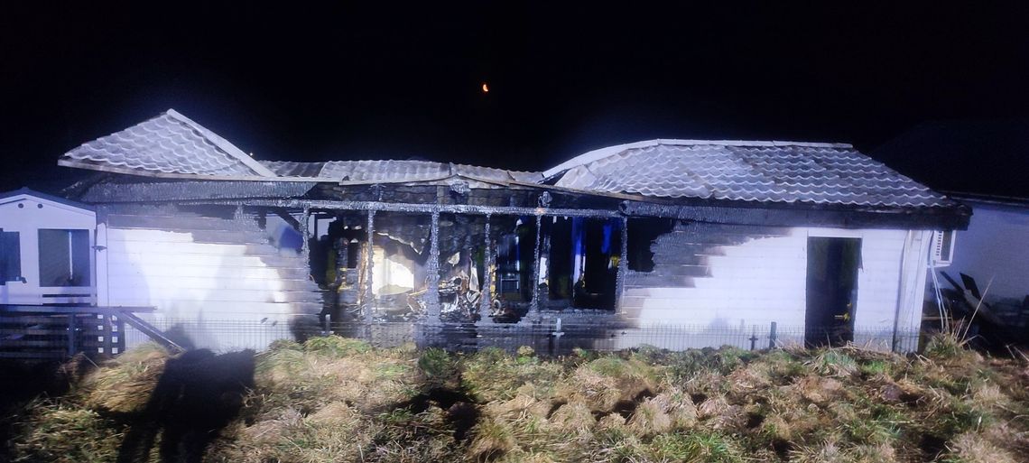 Pożar domków letniskowych w Bieszczadach. Cztery godziny akcji strażaków [ZDJĘCIA]