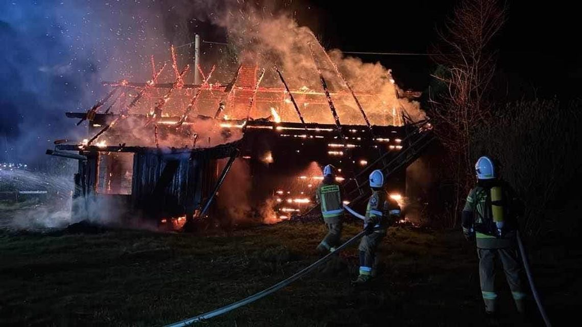 Pożar domu w Brzózie Stadnickiej. 35 strażaków brało udział w gaszeniu ognia!