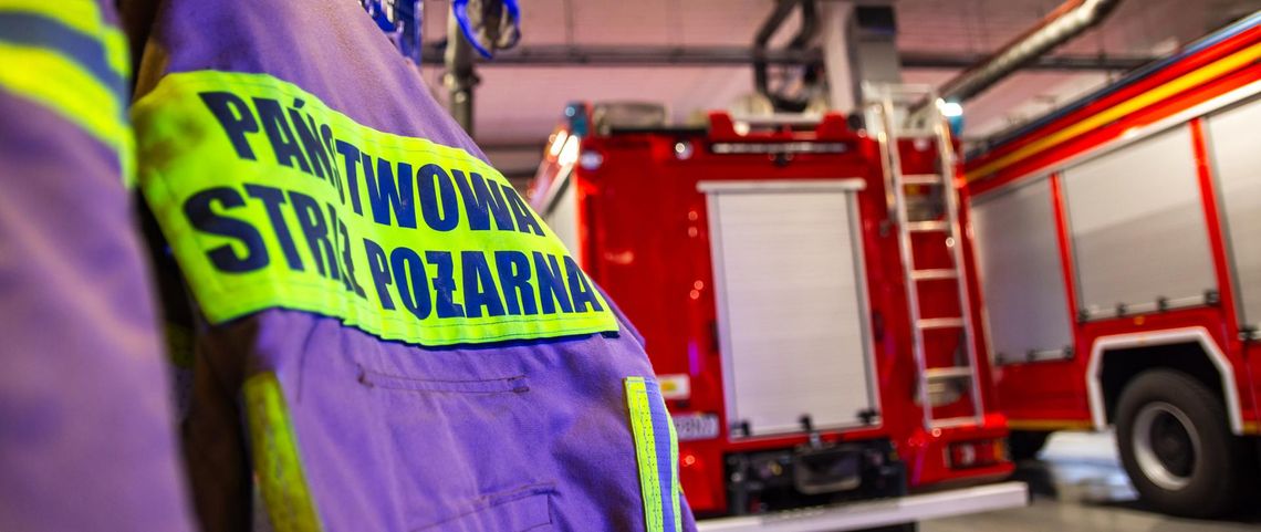 Pożar garażu w Rzeszowie. Cztery zastępy straży pożarnej w akcji Pożar garażu w Rzeszowie. Cztery zastępy straży pożarnej w akcji