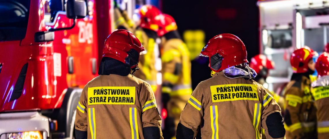 Pożar na terenie dawnego zakładu Herman Magazyn. Trwa akcja gaśnicza Pożar na terenie dawnego zakładu Herman Magazyn. Trwa akcja gaśnicza