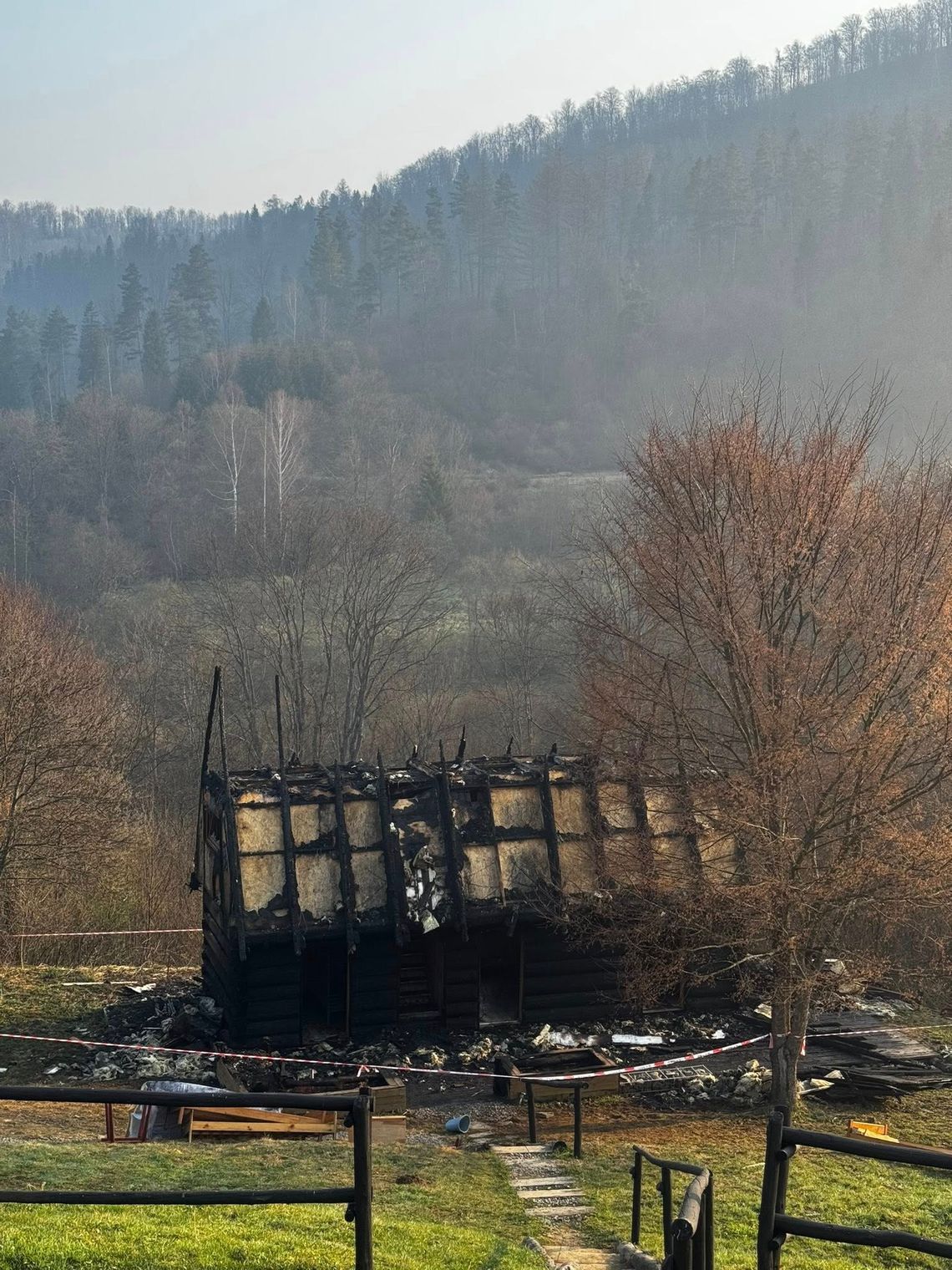 Pożar w Kalnicy. Spłonęła „Betlejemka”, dramatyczne chwile w schronisku Jaworzec