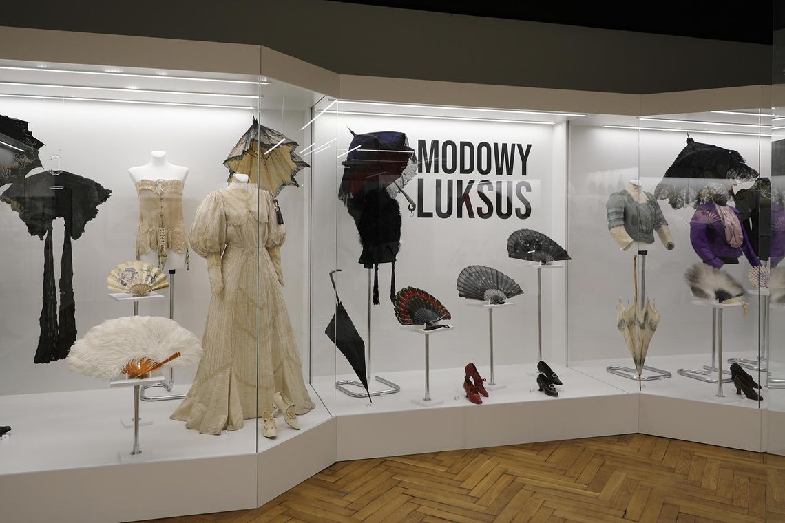 Przedłużony termin otwarcia wystawy "Modowy Luksus"