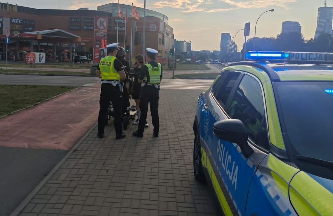 Przejażdżka hulajnogą zakończona wysokim mandatem. Dziadek zapłaci tysiąc złotych za błąd wnuka Przejażdżka hulajnogą zakończona wysokim mandatem. Dziadek zapłaci tysiąc złotych za błąd wnuka