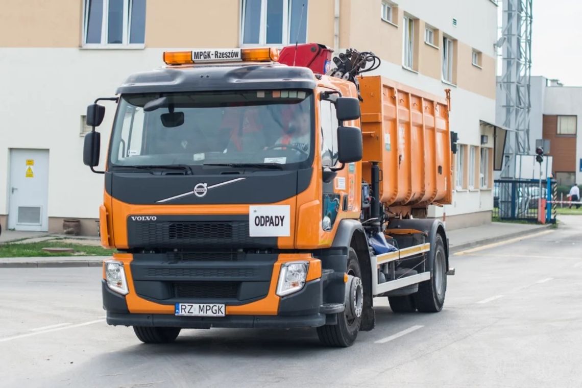 PSZOK-i w Rzeszowie już w wiosennym trybie. Punkty otwarte także w piątki PSZOK-i w Rzeszowie już w wiosennym trybie. Punkty otwarte także w piątki
