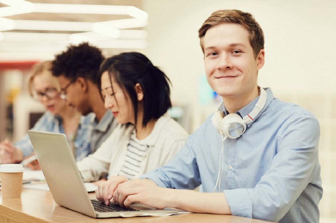 Relativity i Fundacja Sarigato otwierają młodym talentom drogę do kariery w IT. Wśród beneficjentów znajdą się studenci Uniwersytetu Rzeszowskiego