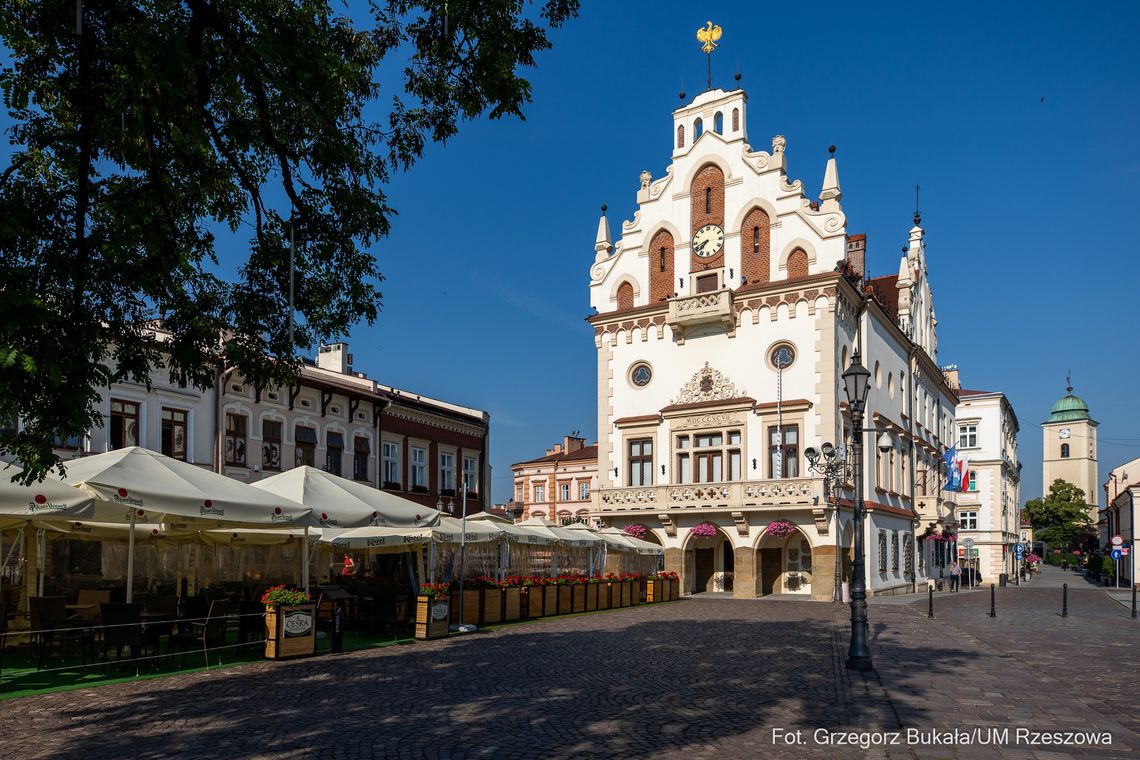 Rodzice zabrali głos w sprawie bonu żłobkowego. Wyniki ankiety przeczą założeniom władz miasta Rodzice zabrali głos w sprawie bonu żłobkowego. Wyniki ankiety przeczą założeniom władz miasta