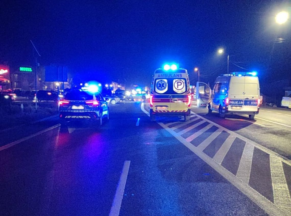 Rozbity radiowóz i ranni policjanci. Czarny weekend na drogach Rzeszowa i okolic Rozbity radiowóz i ranni policjanci. Czarny weekend na drogach Rzeszowa i okolic