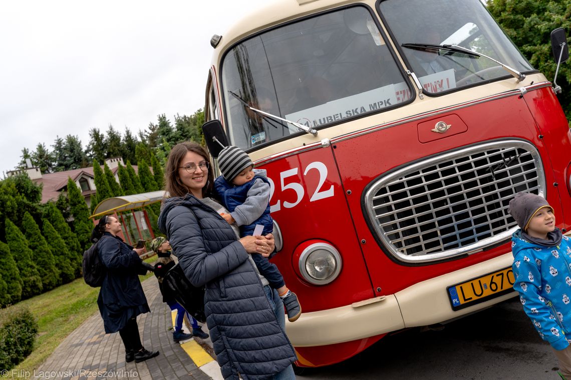 Ruszył I Zlot Zabytkowych Autobusów w Rzeszowie [ZDJĘCIA]