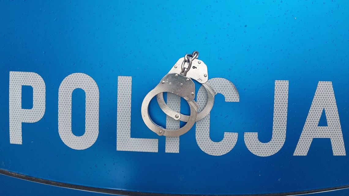 Rzeszów. Nazistowska flaga w oknie na 8. piętrze. 42-latek z zarzutami za propagowanie totalitaryzmu