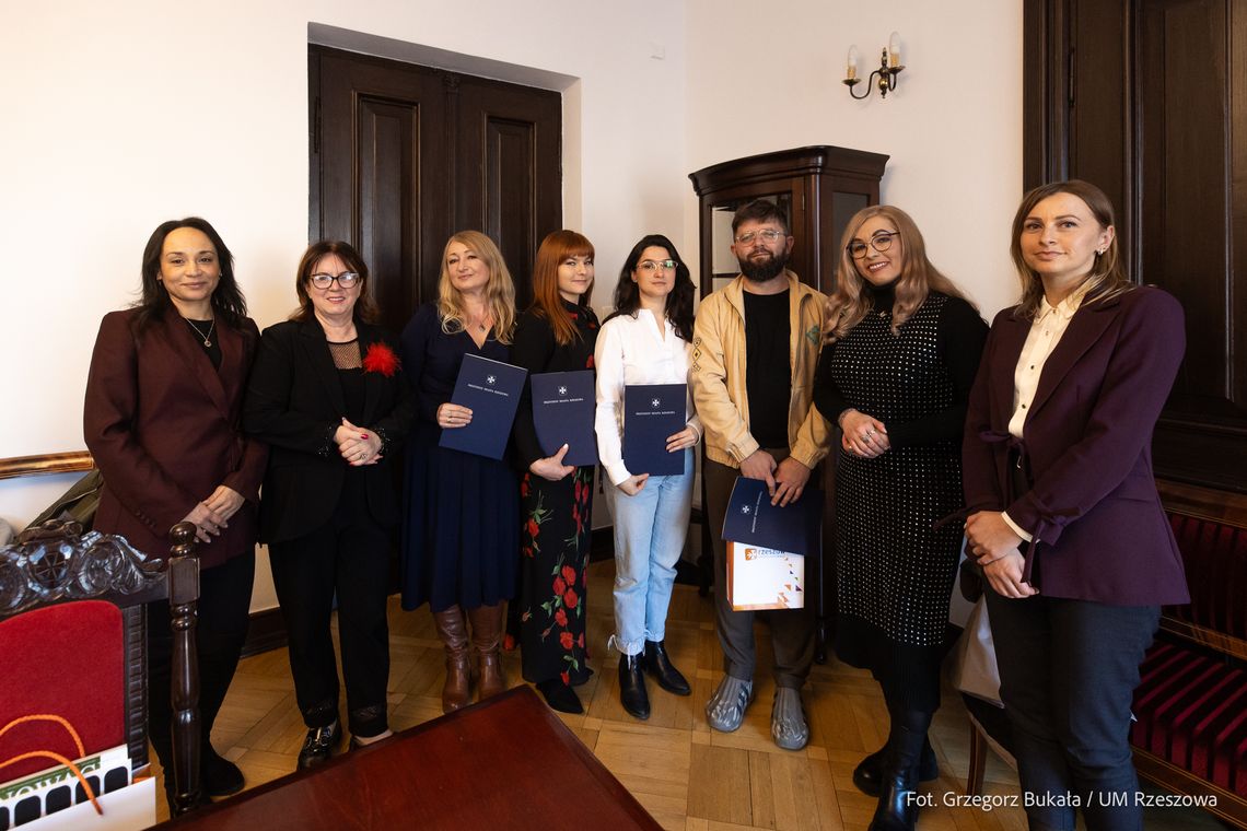 Rzeszów przeznacza 112 tys. zł na wsparcie artystów. Rusza nabór do stypendium twórczego Rzeszów przeznacza 112 tys. zł na wsparcie artystów. Rusza nabór do stypendium twórczego